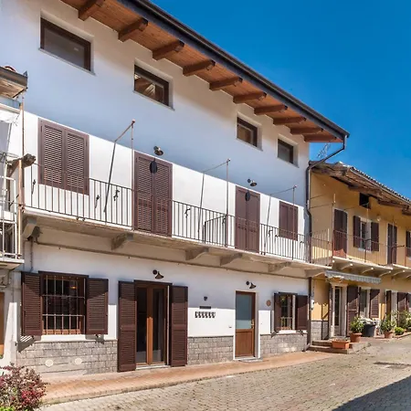 Casa de Férias Viverone - La Borgata X12 *